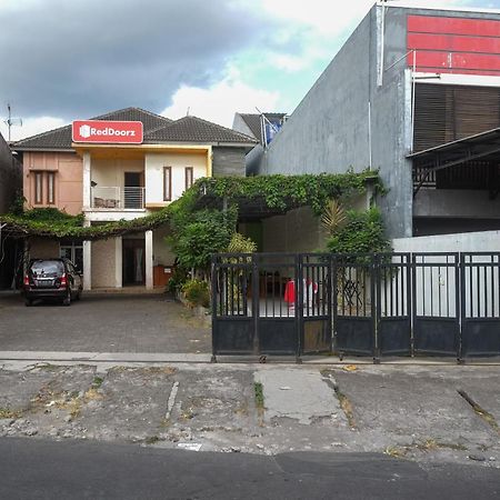 Reddoorz Syariah Near Pakuwon Mall Jogja Kejayan Екстериор снимка