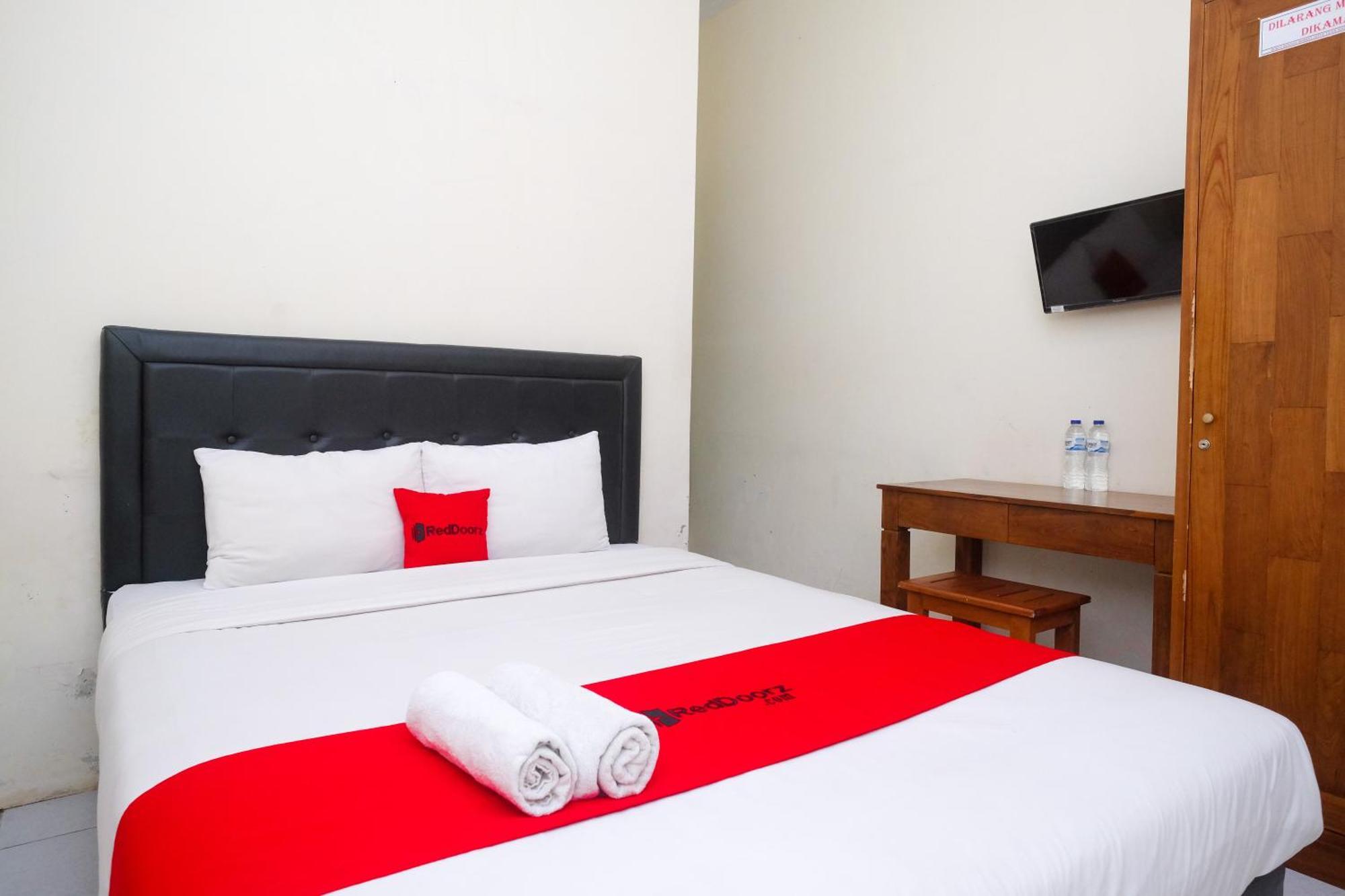 Reddoorz Syariah Near Pakuwon Mall Jogja Kejayan Екстериор снимка