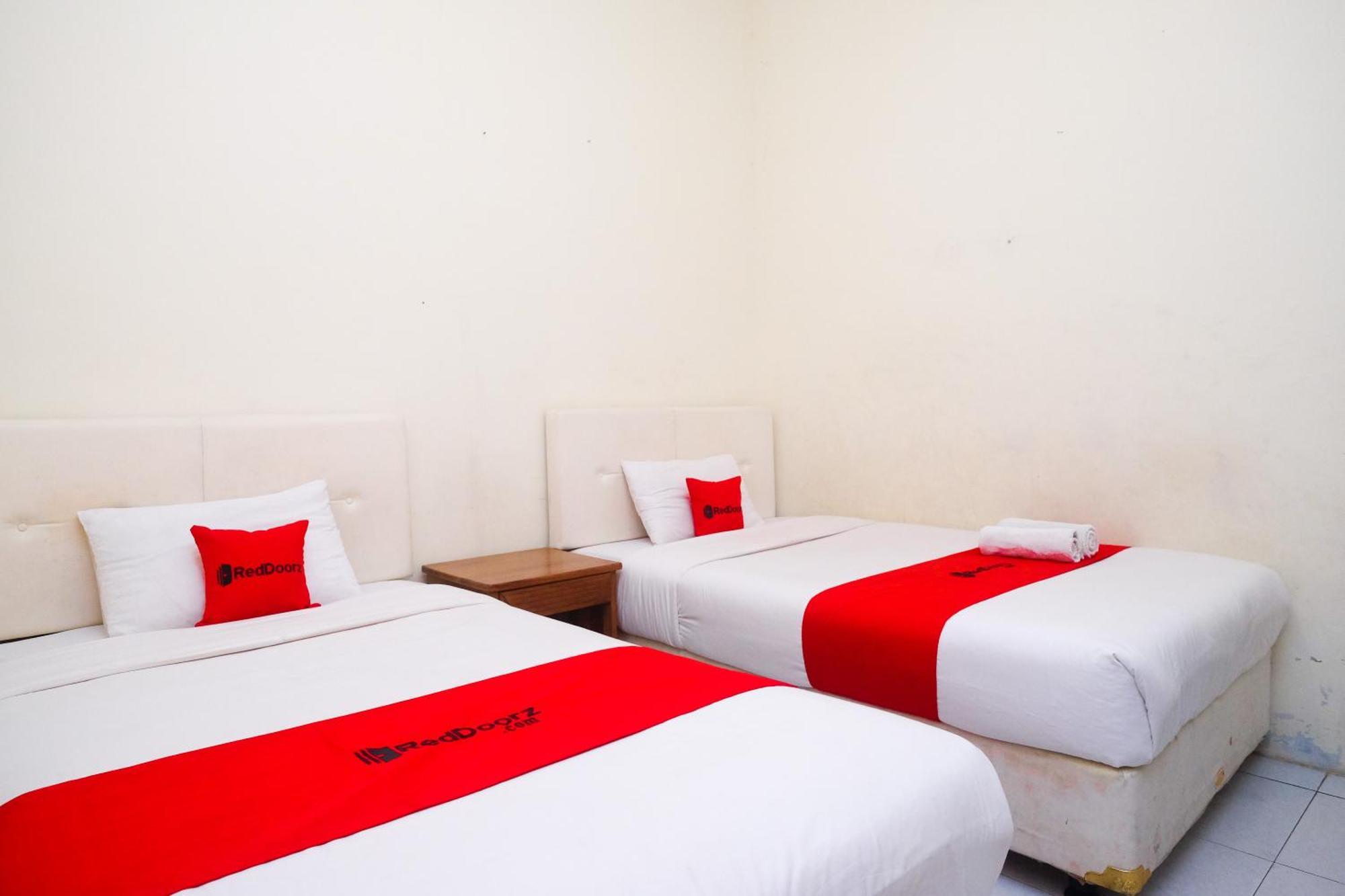 Reddoorz Syariah Near Pakuwon Mall Jogja Kejayan Екстериор снимка