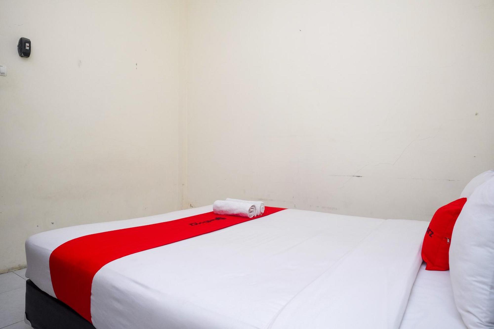 Reddoorz Syariah Near Pakuwon Mall Jogja Kejayan Екстериор снимка