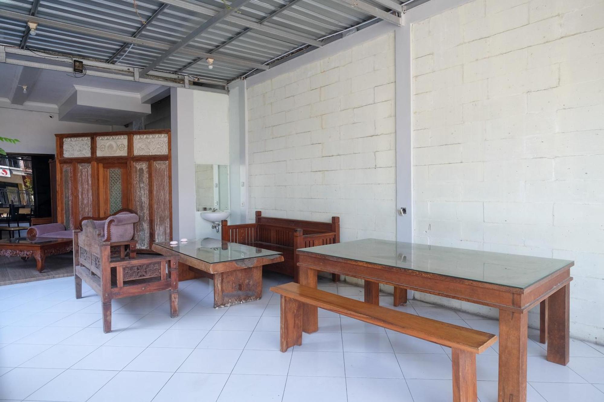 Reddoorz Syariah Near Pakuwon Mall Jogja Kejayan Екстериор снимка