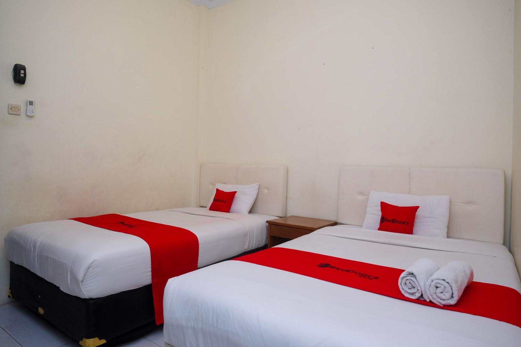 Reddoorz Syariah Near Pakuwon Mall Jogja Kejayan Екстериор снимка