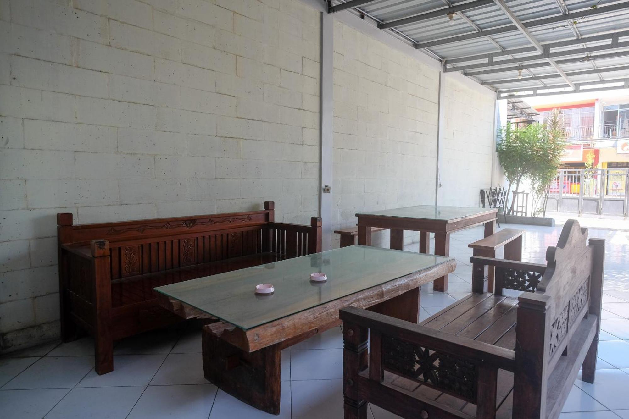 Reddoorz Syariah Near Pakuwon Mall Jogja Kejayan Екстериор снимка