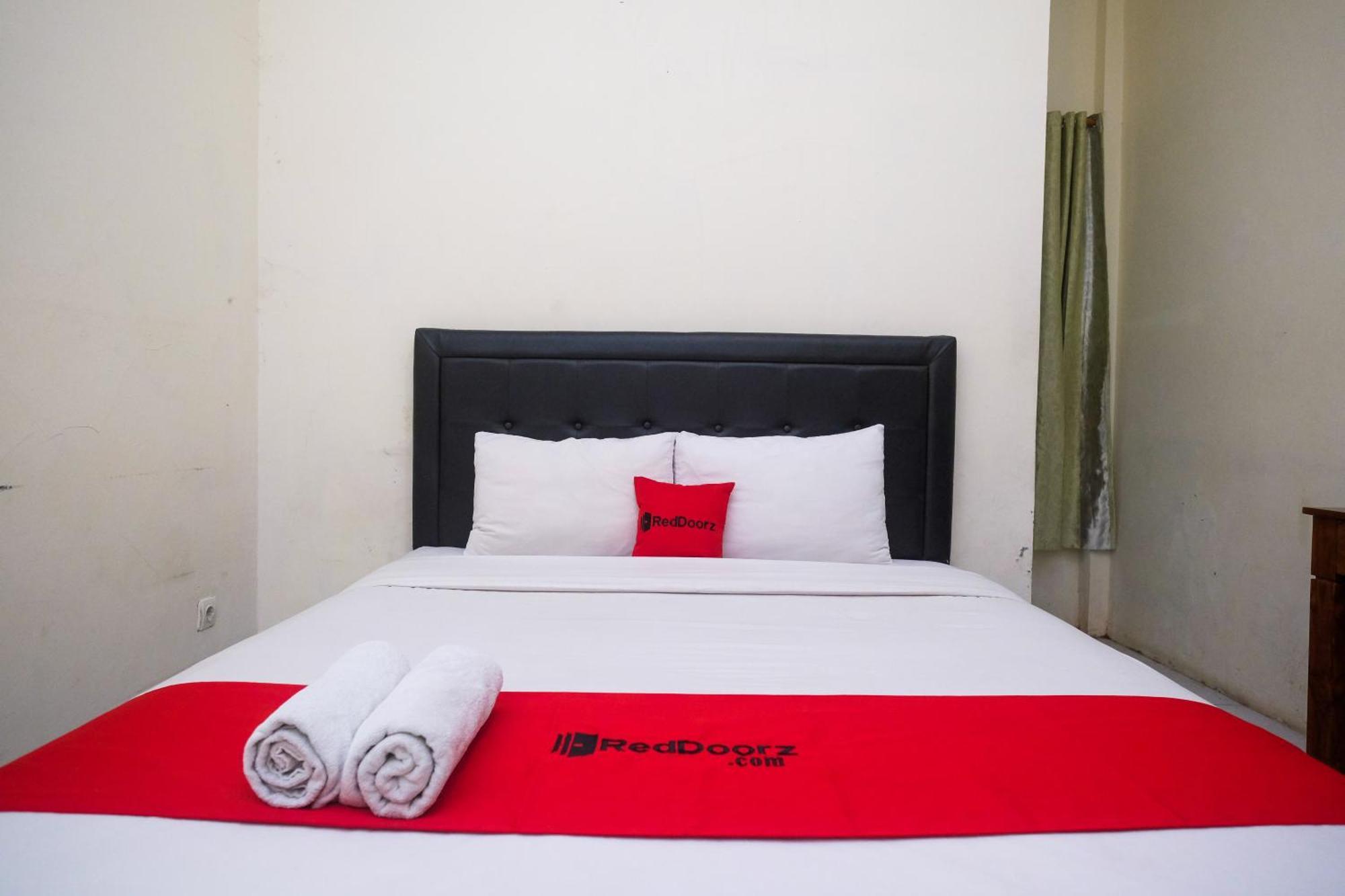 Reddoorz Syariah Near Pakuwon Mall Jogja Kejayan Екстериор снимка
